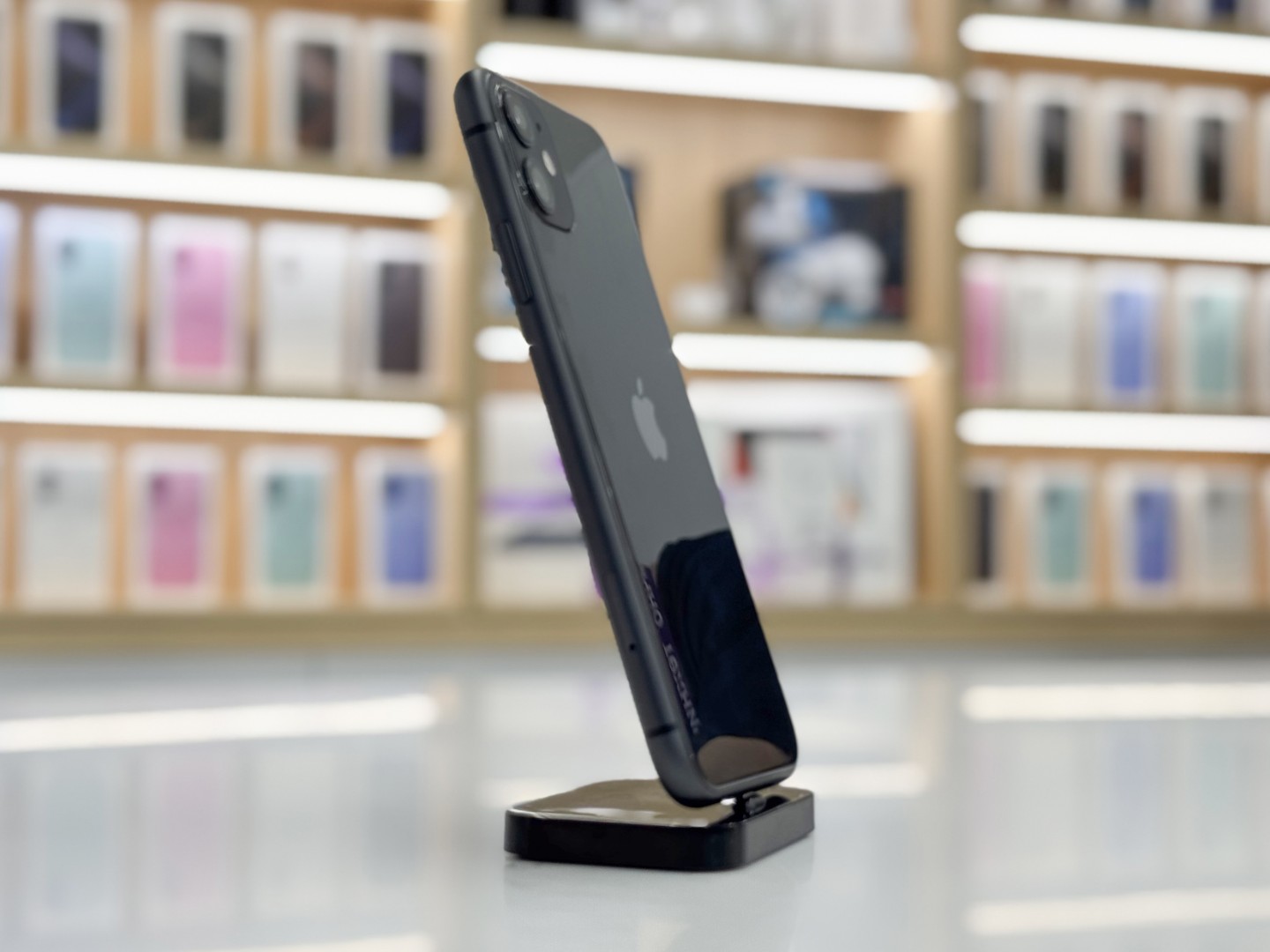 iPhone 11 128GB Черный б/у картинка 3