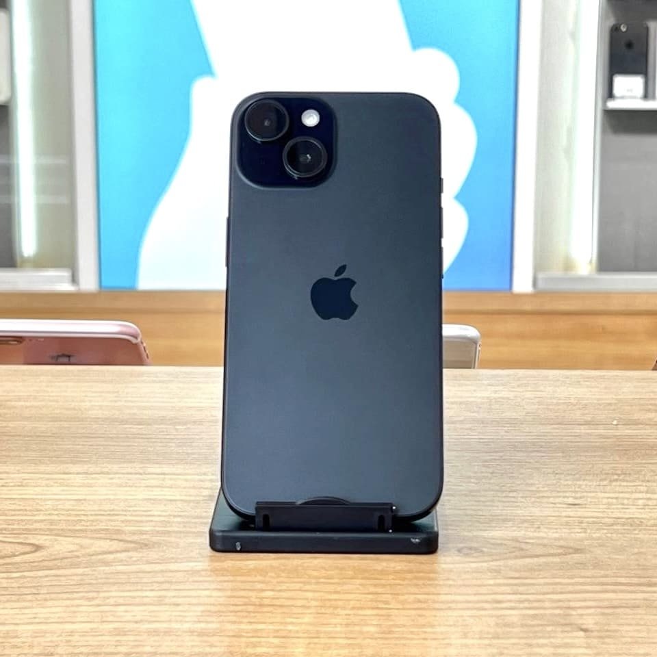 iPhone 15 256Gb Black (Новый, вскрыт, активирован) картинка 1