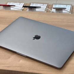 MacBook Pro 15 2018 A1990 Space Gray