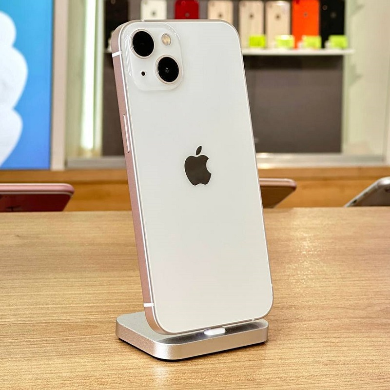 Apple iPhone 13 128Gb Серебристый б/у картинка 1