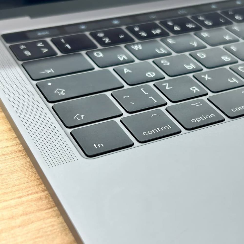 MacBook Pro 13' A1708 Space Gray — SSD 256Gb, RAM 8Gb картинка 3