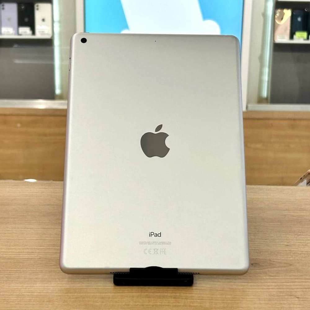 iPad 8 32Gb Silver Wi-Fi картинка 2