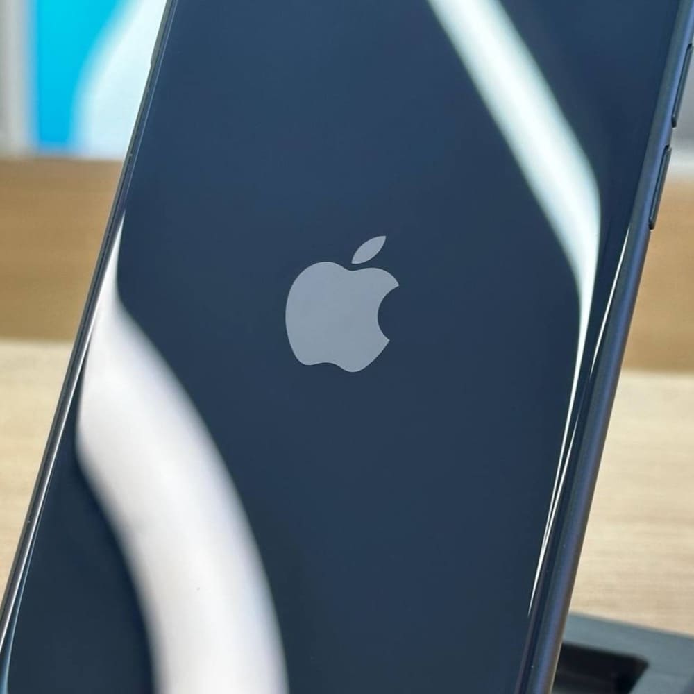 iPhone SE (2022) 128Gb Black картинка 3