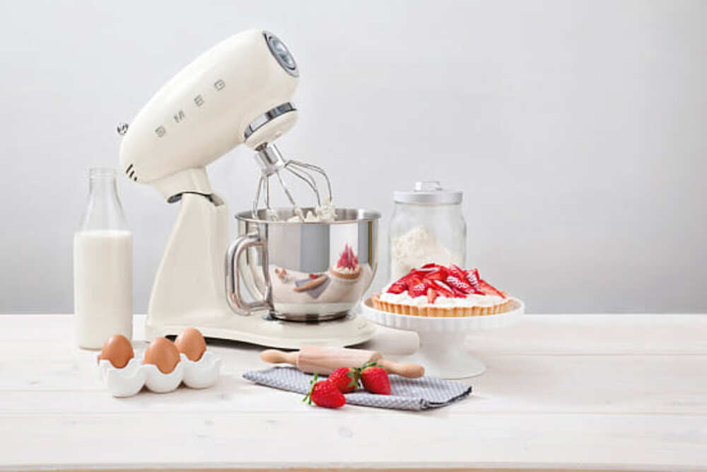 Планетарный миксер Smeg SMF03CREU Кремовый картинка 11