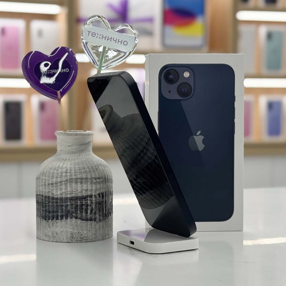 iPhone 13 256Gb Темная ночь картинка 2