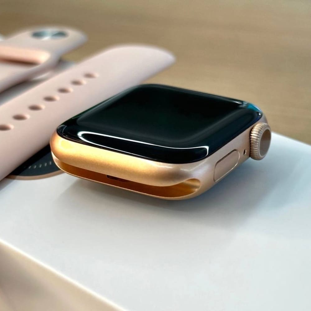 Apple Watch Series 6 40mm Gold картинка 3