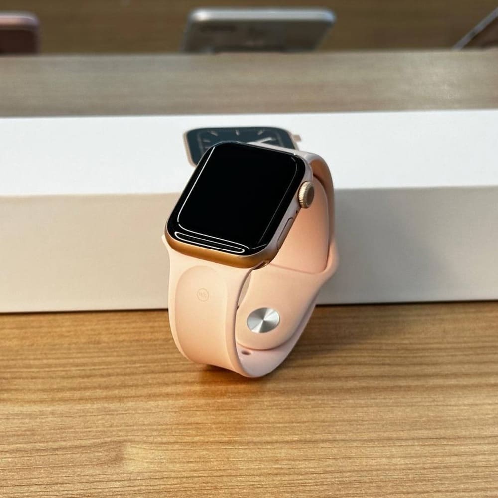 Apple Watch Series 6 40mm Gold картинка 4