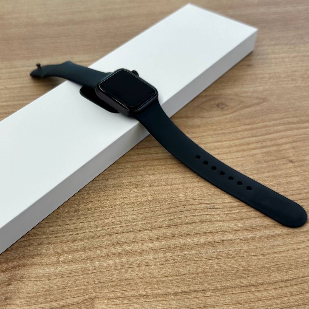 Watch SE (2022) 40mm Midnight картинка 1