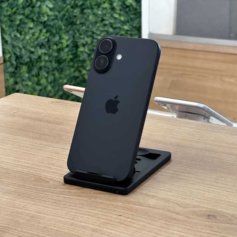 iPhone 16 256Gb Black картинка 2