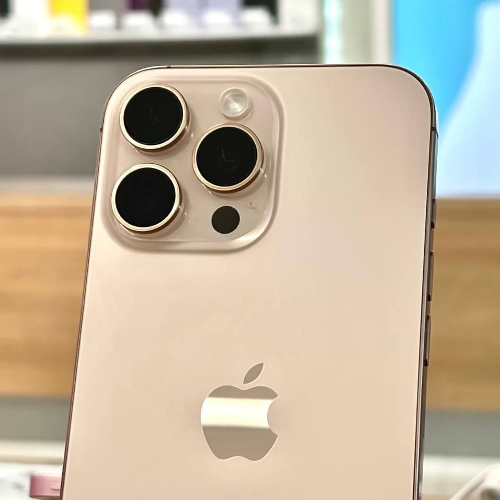 iPhone 16 Pro Max 256Gb Desert Titanium (Новый, витринный образец) картинка 3