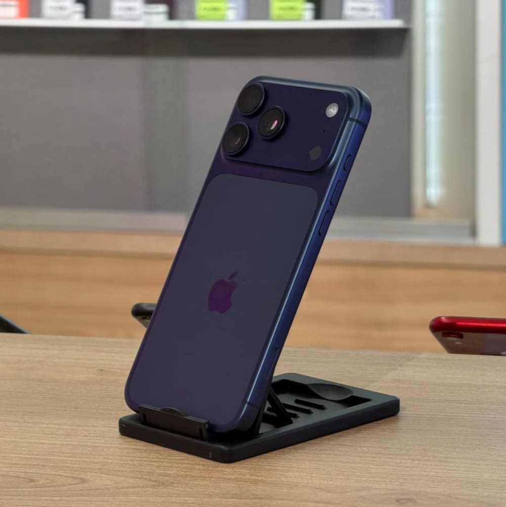 iPhone 17 Pro 256Gb Deep Blue (Новый, витринный образец) картинка 3