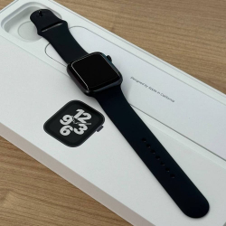Apple Watch SE 44mm Space Gray