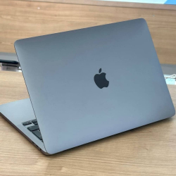 MacBook Pro 2019 13